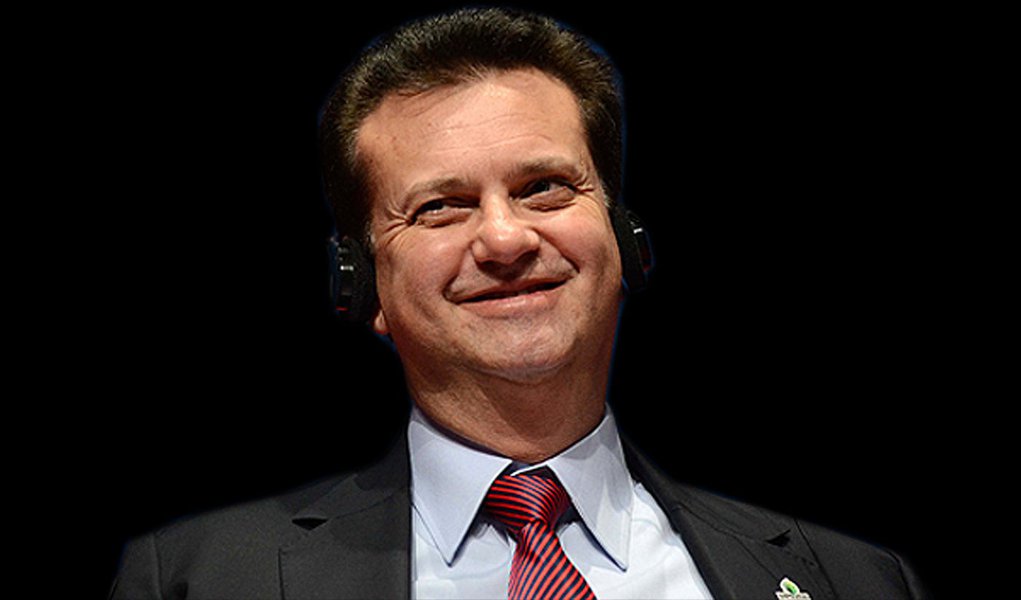 Kassab, a pedra no sapato de Aécio