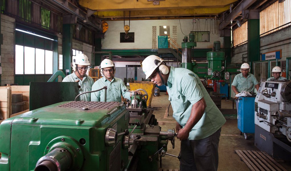 Vale vai contratar 40 mil até 2015