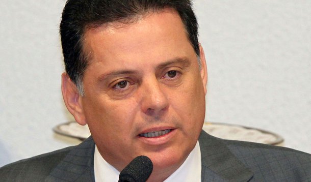 “Infame e desleal”, reage Perillo sobre Época