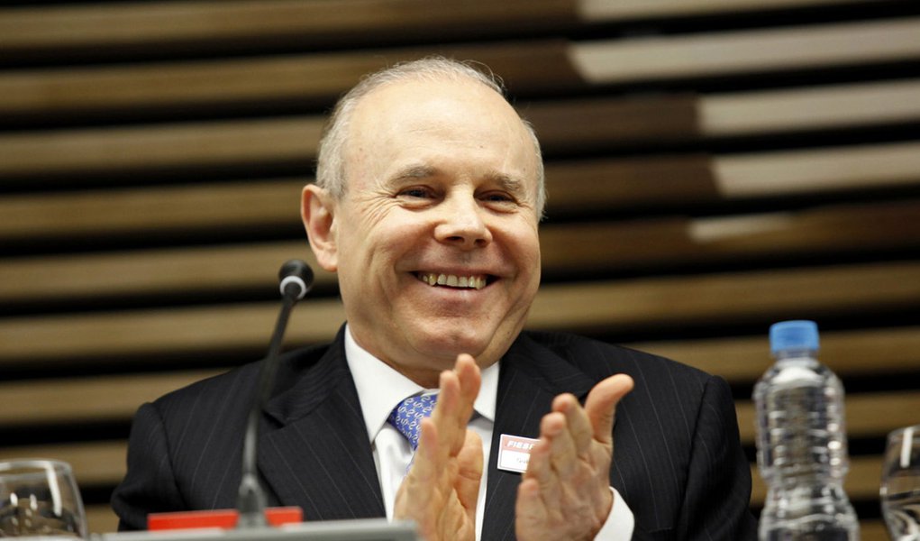 Otimista, Mantega diz que país está começando novo ciclo de forte expansão econômica