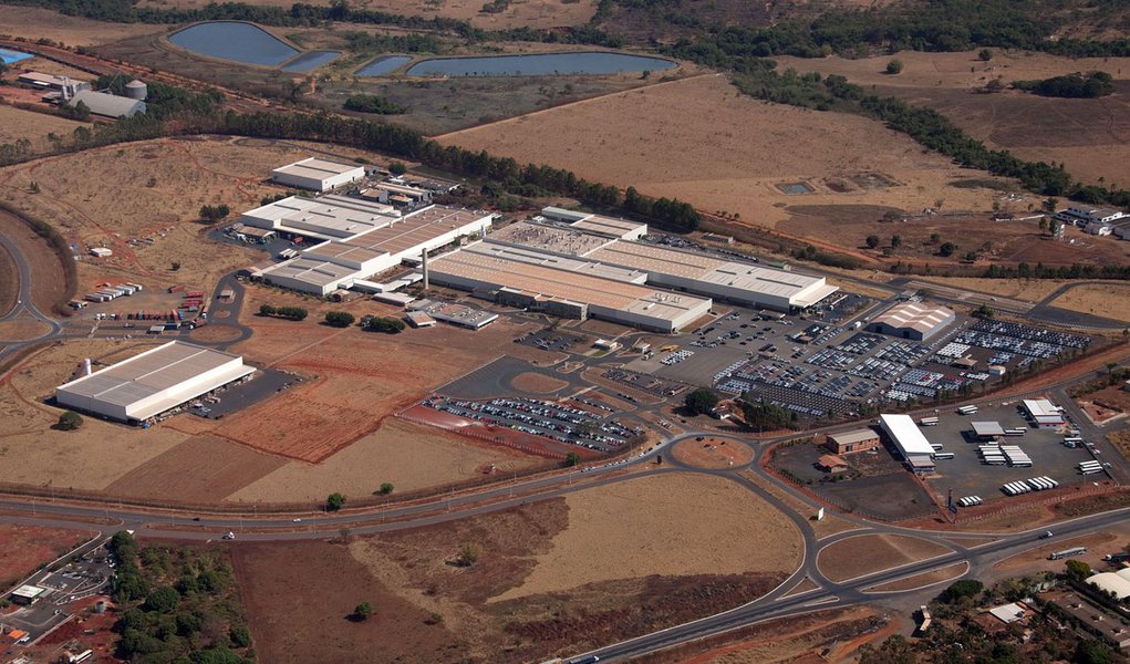 Apesar da crise, Goiás é o Estado que mais emprega