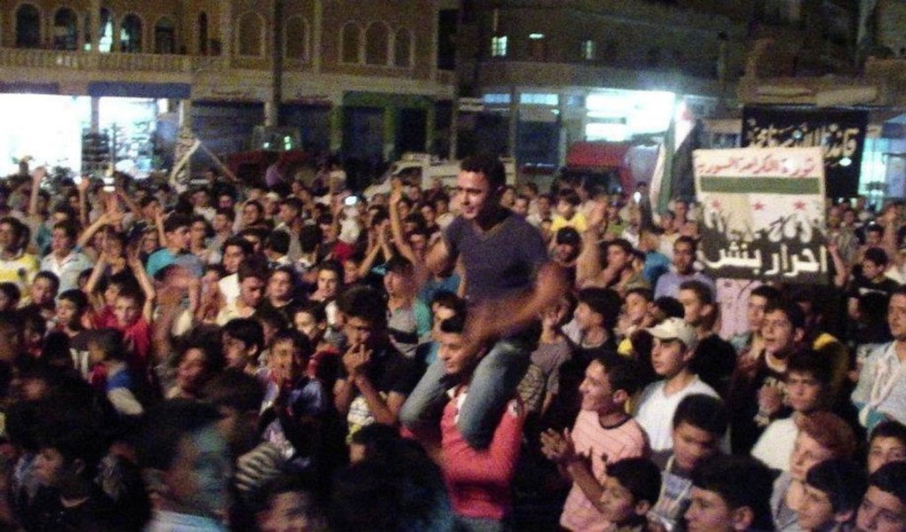 Oposição aceitará indicação de Assad para comandar transição