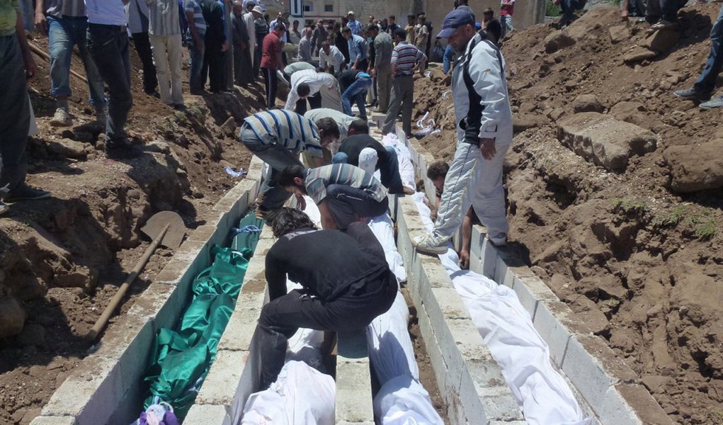 Países europeus expulsam diplomatas sírios