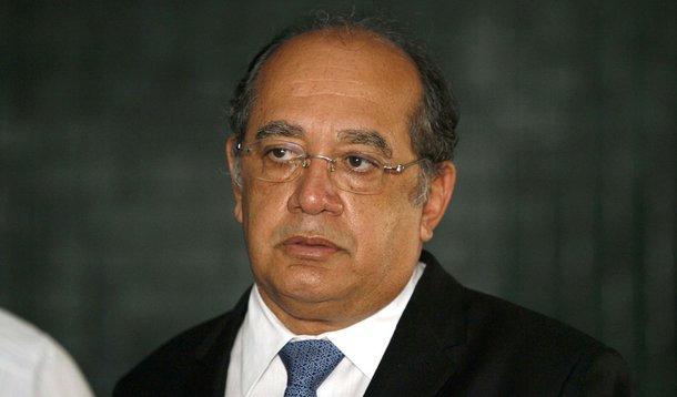 Gilmar Mendes pode ter pego carona com Demóstenes em jatinho de Cachoeira