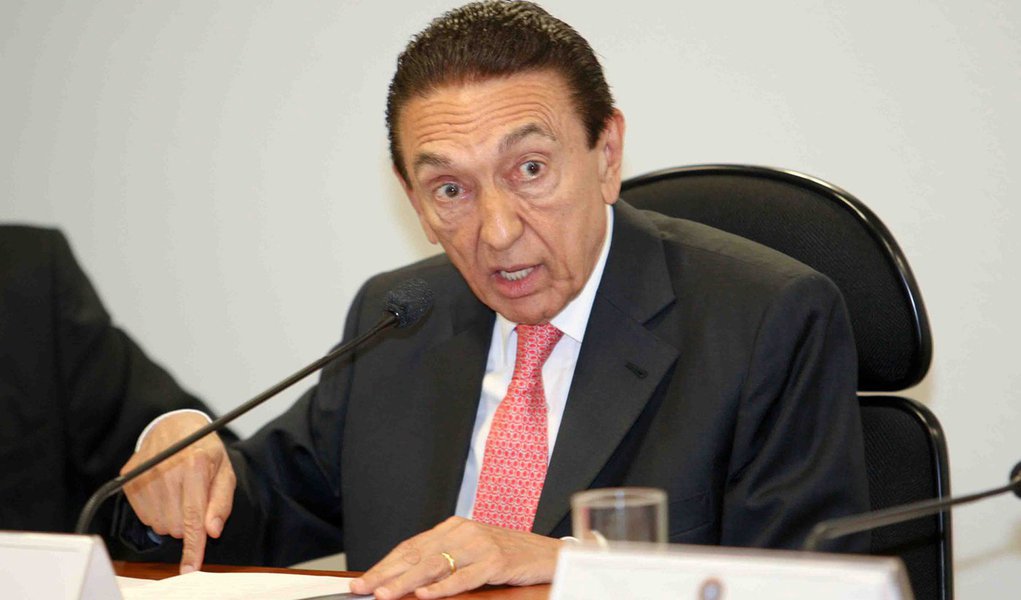 Lobão, com duas palavras, derruba índice da Bovespa