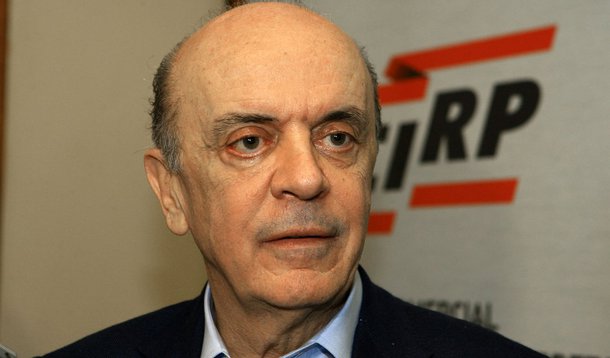 Serra vai mesmo processar o autor da Privataria Tucana