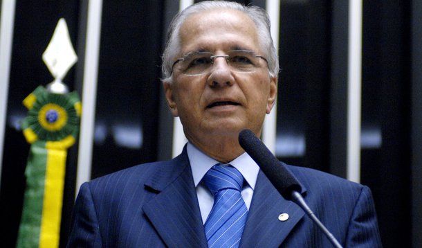 Empresas de telefonia celular precisam elevar investimentos