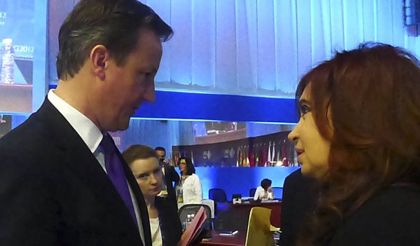 Kirchner e Cameron voltam a brigar pelas ilhas Malvinas