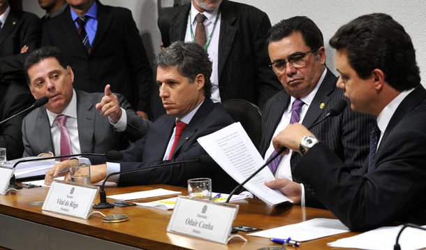 Tiro da CPI em Marconi virá junto com o mensalão