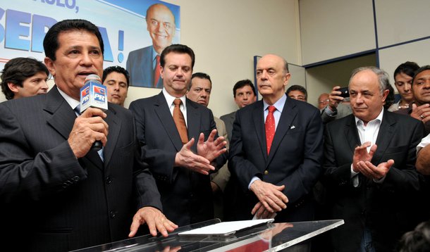 Alvo da "faxina", PR anuncia apoio a José Serra em São Paulo (Duplicate)