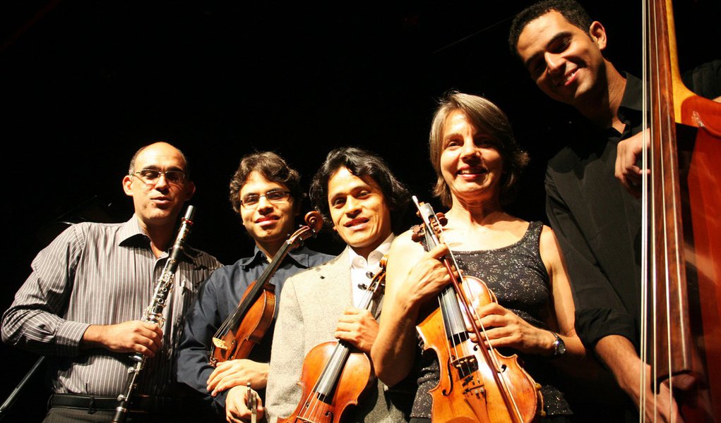 Novo Tango interpreta Piazzola em Goiânia