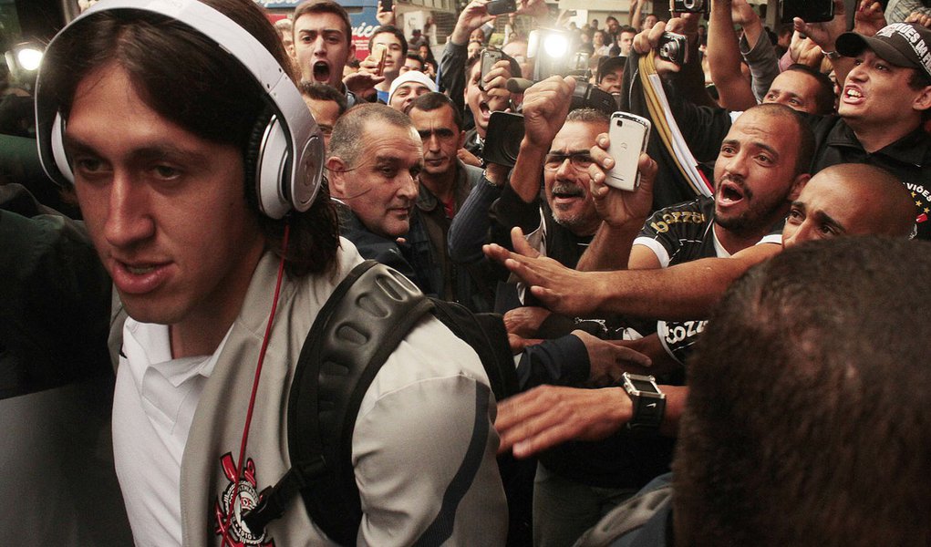 Corinthians embarca para Buenos Aires com foco no Boca