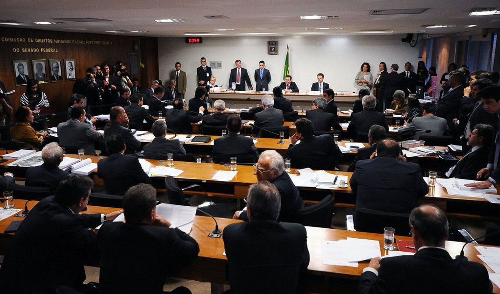 1º dia da CPI tem dilemas não resolvidos