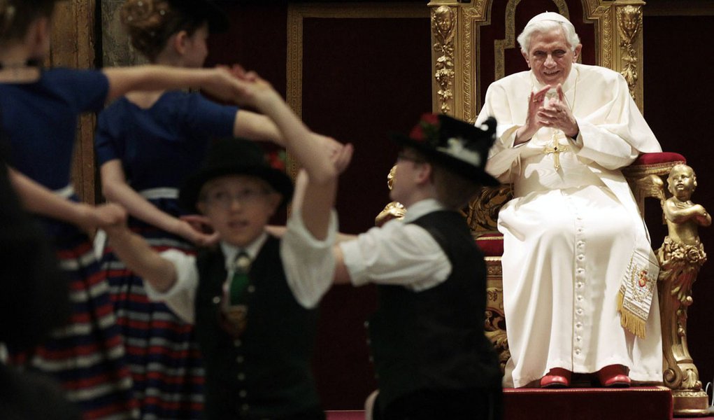 Bento XVI completa 85 anos