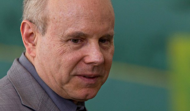 Acossado, Mantega pode ser convocado