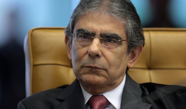 Britto promete mensalão na pauta em 48 horas