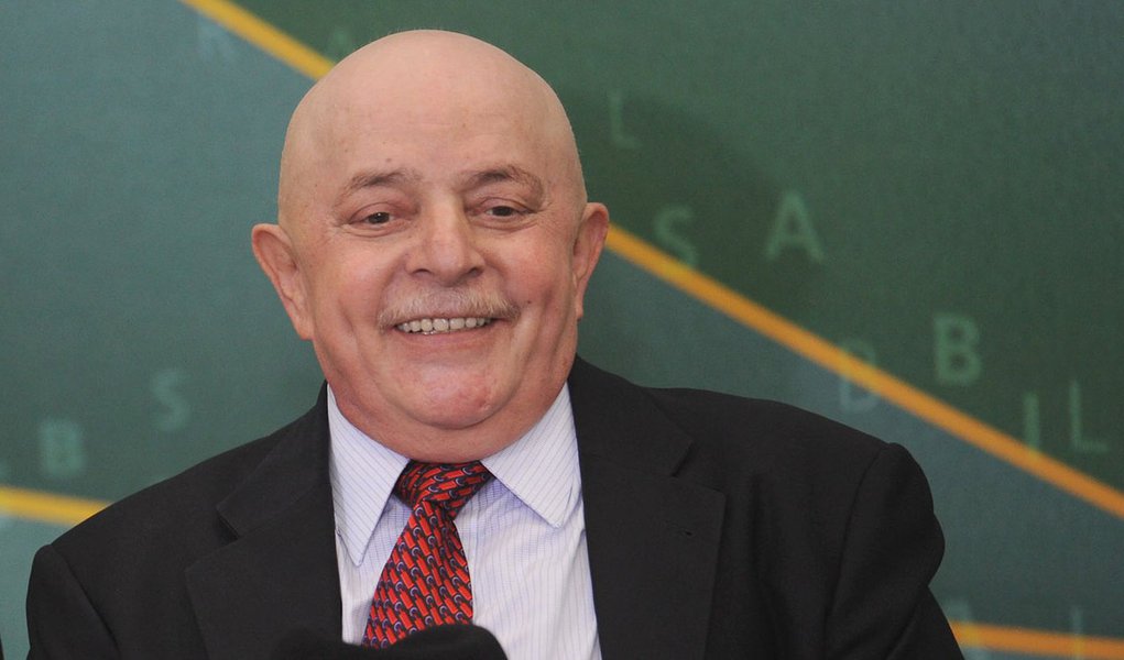 Tumor de Lula não apareceu em tomografia