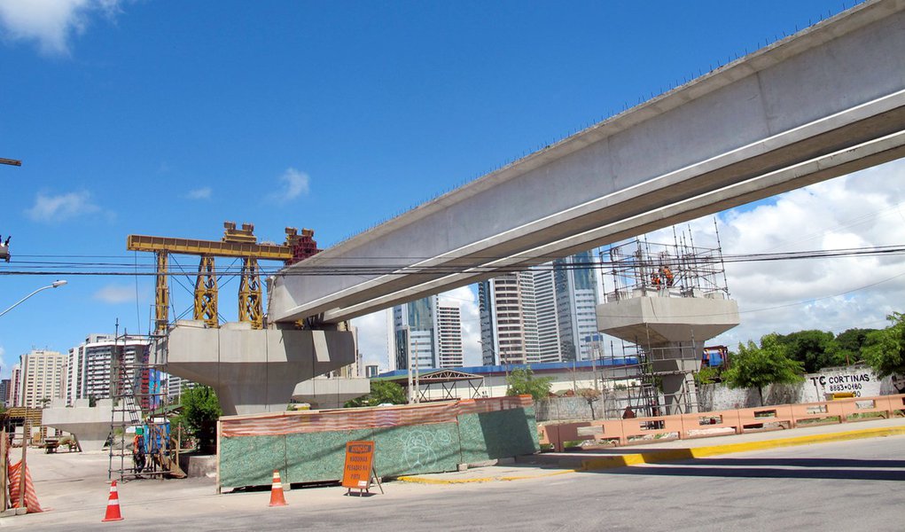 Via Mangue chega a 20% de conclusão