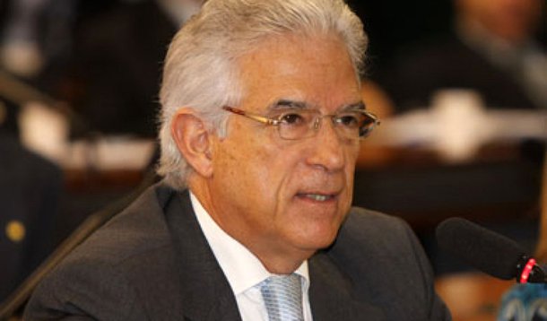 Bueno diz que Santiago mentiu na CPI