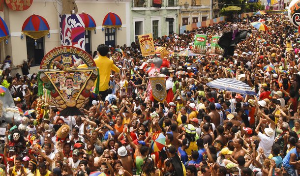 Bacalhau e os Irresponsáveis soltos pelas ruas de Pernambuco