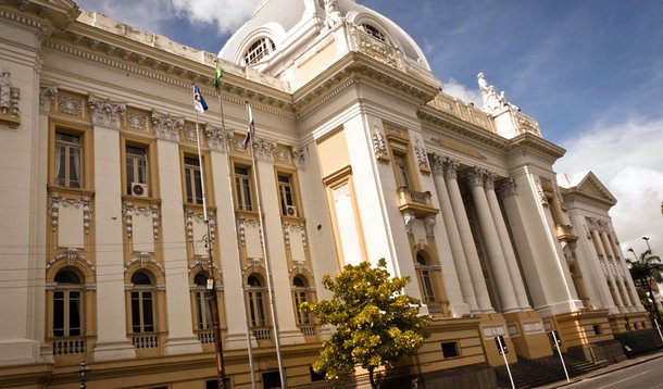 TJPE escolhe novo desembargador