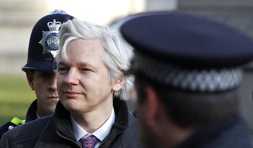 Julian Assange deve se candidatar a senador da Austrália