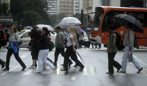 Segunda-feira terá chuva em boa parte do país