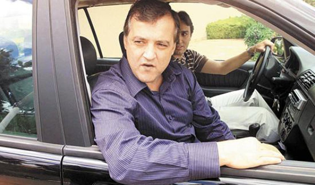 Cachoeira chega a presídio de Brasília