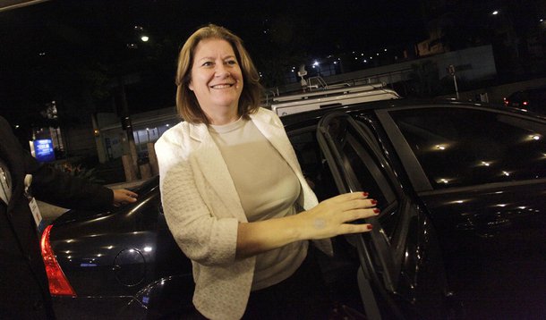 Ministra do Planejamento chega ao Hospital Sírio-Libanês