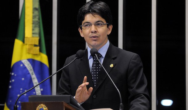 Senador quer convocação urgente de Perillo na CPMI do Cachoeira