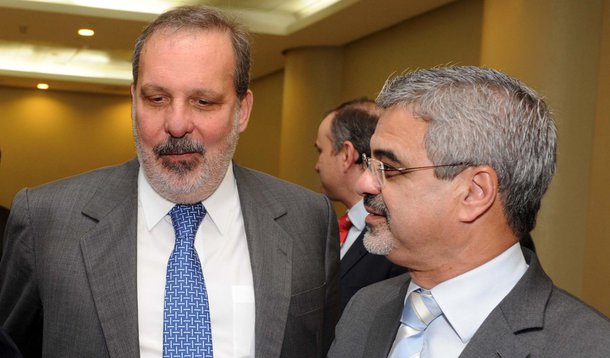 Primeira missão de Humberto Costa