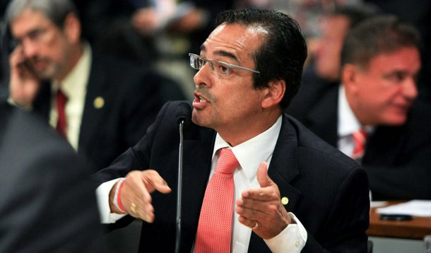 Protógenes filma repórter da Folha e coloca vídeo no YouTube