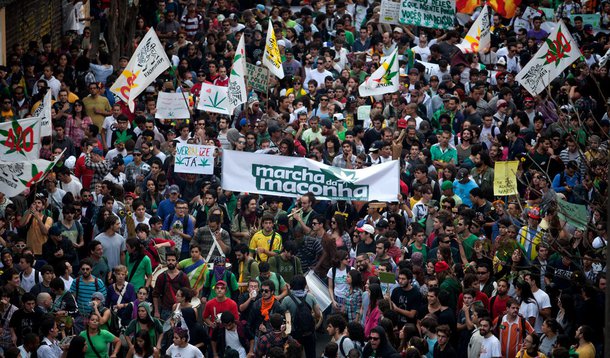 Marcha da Maconha em São Paulo reúne 1,7 mil pessoas