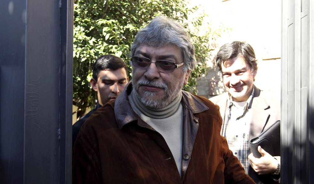 Lugo e ex-ministros montam gabinete "paralelo"