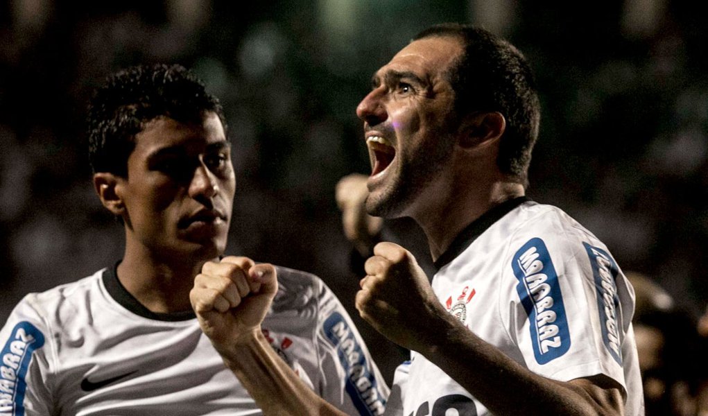 Corinthians empata e está na final da Libertadores