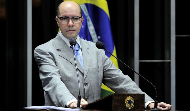 Delegados: Demóstenes usou mandato em favor de Cachoeira