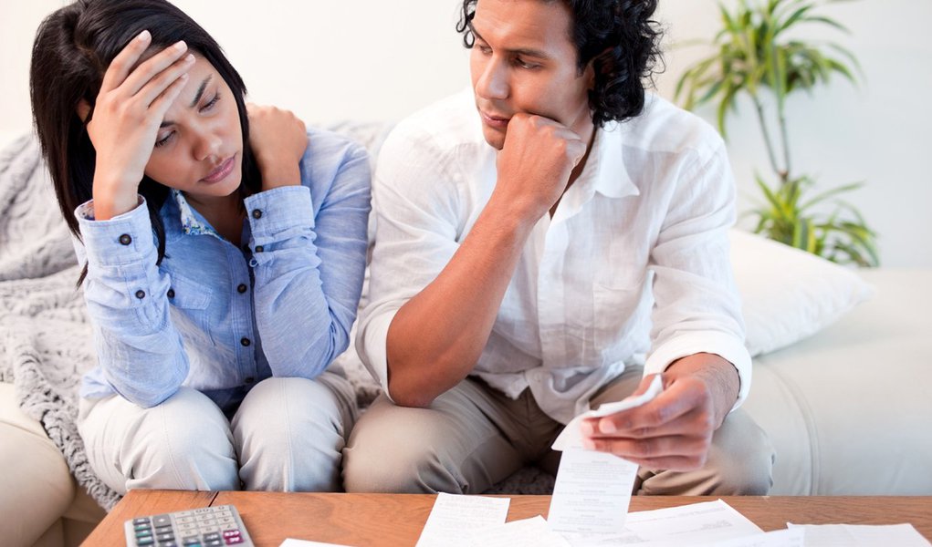 Expansão do crédito esbarra no endividamento da nova classe média