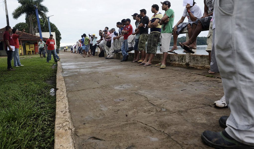 Trabalhadores de Belo Monte planejam volta, mas pedem proposta