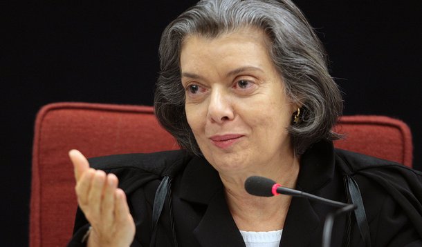 Cármen Lúcia, do STF, dá exemplo de transparência