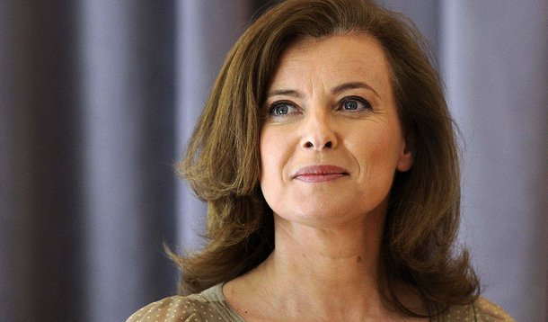 Primeira-dama da França não deixará a carreira de jornalista