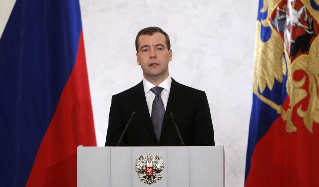 Medvedev adverte contra instabilidade no país