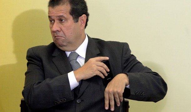 Lupi rebate críticas de Veja