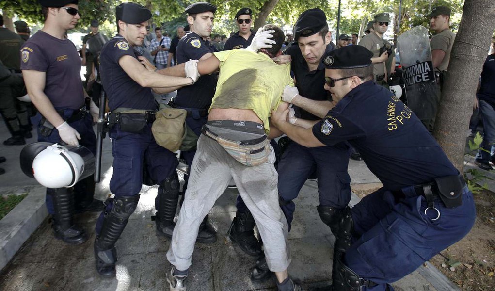 Clima na Grécia é de desalento, diz embaixador brasileiro