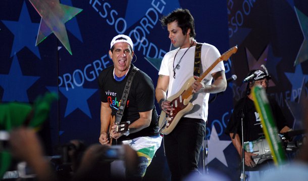 Asa de Águia abre os shows de verão na praia de Tamandaré