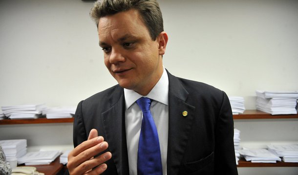 Disputa interna no PT atrasa decisão sobre relator da CPI