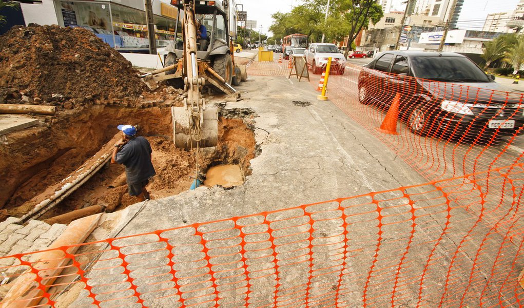 Nova cratera na Zona Sul
