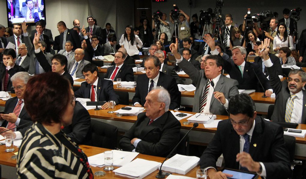 CPI do Cachoeira terá terça-feira decisiva