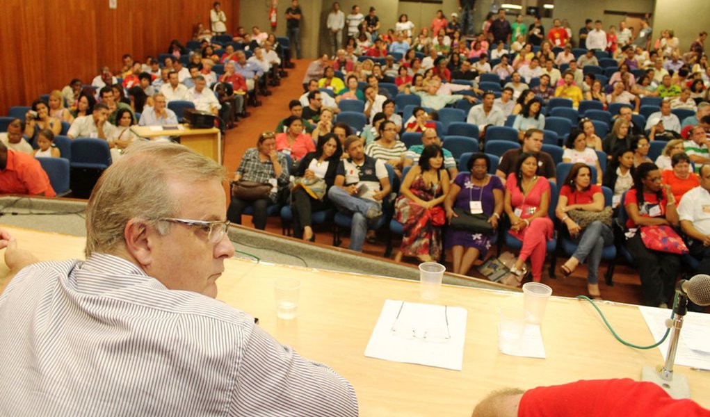 Agora é pé no chão: PT muda discurso em Goiânia