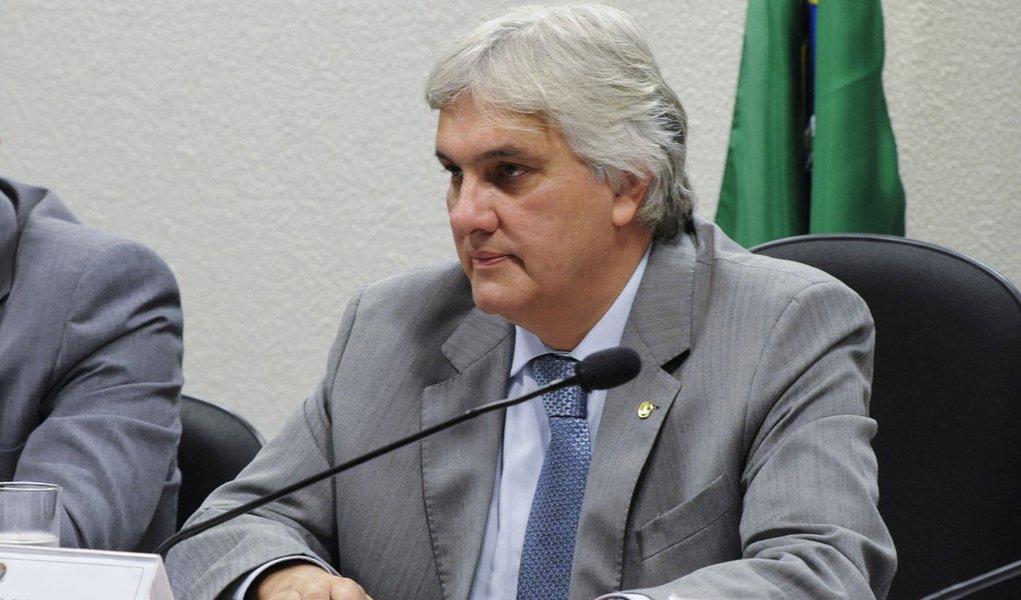 Delcídio critica privilégio para CPI na TV Senado