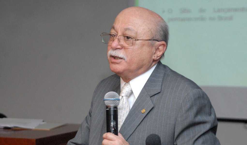 "Nada muda na relação entre o PSB e o PT"